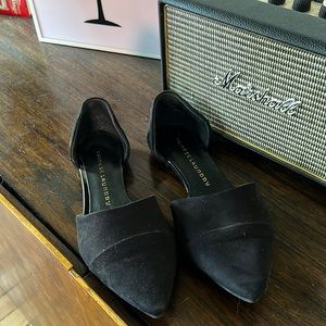 Chinese Laundry flats